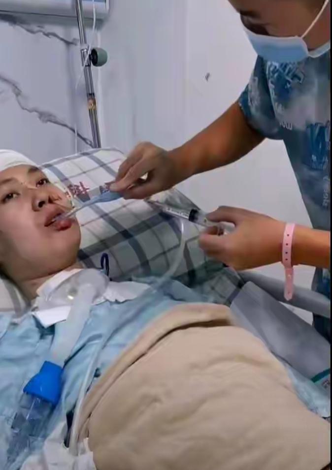 广西，男子（邓有才）明知女友（叶美娣）患癌，仍执意迎娶，为救女友花光200万积蓄