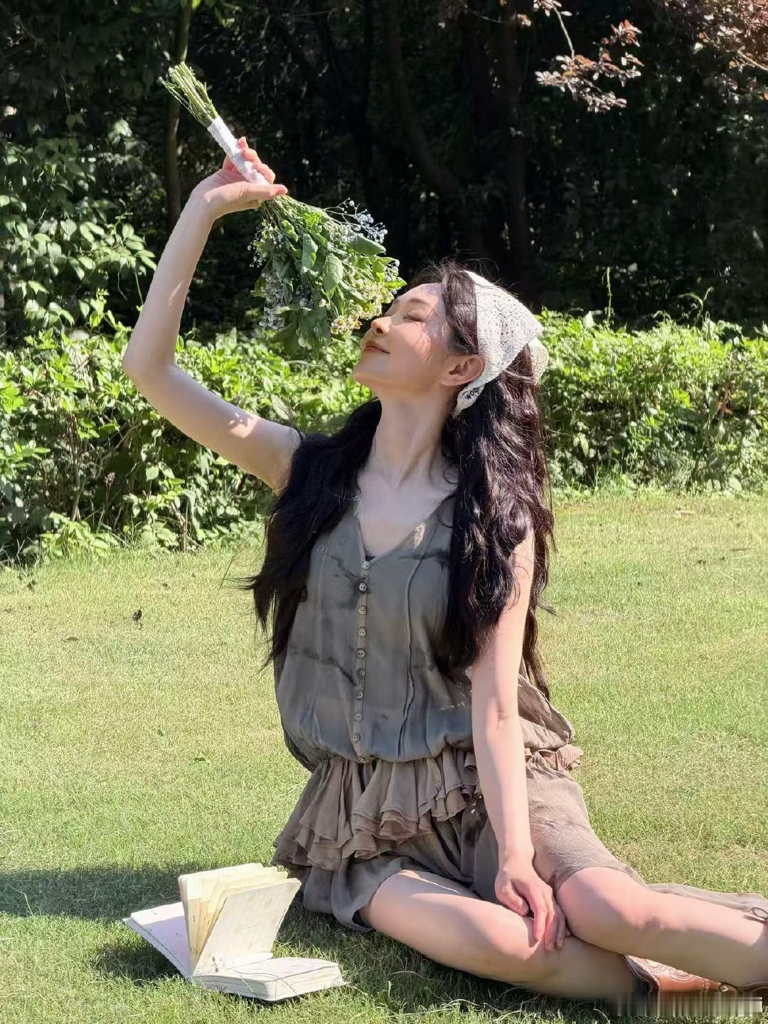 宋轶天选种田文女主光是一组田园随拍，就脑补出一整本种田爽文！开荒种菜、小院养花