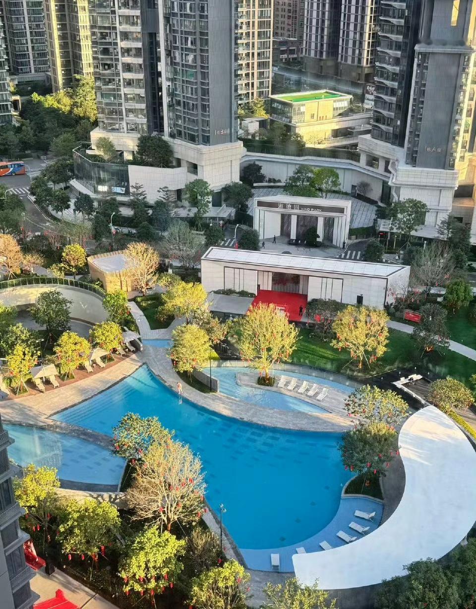 4月深圳住宅网签量逾9000套，创近一年来最高。从价格看，4月二手住宅成交均价