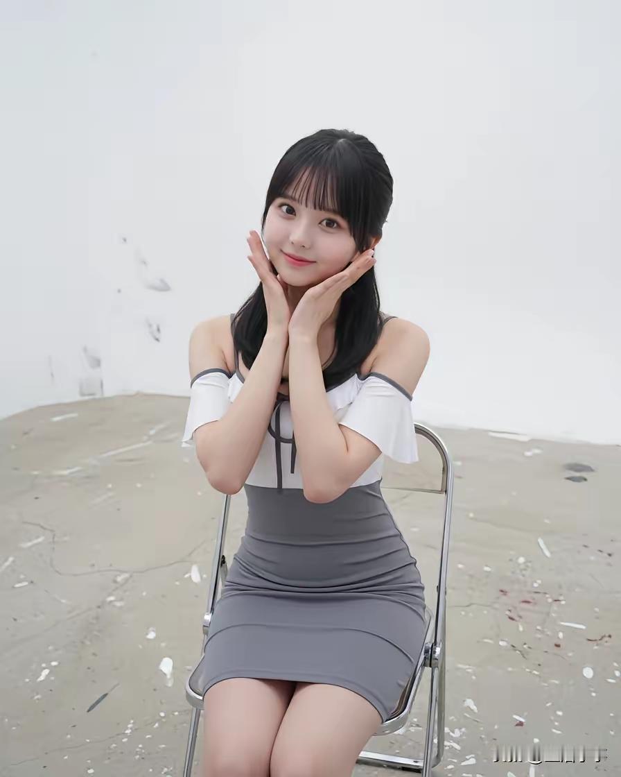 甜美少女心爆棚，黑白灰的优雅穿搭