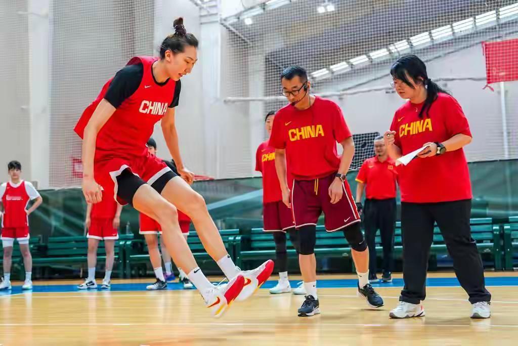 中国女篮界现有球员能组成几支准国家队阵容？1⃣️，纸面实力最强的阵容王思雨