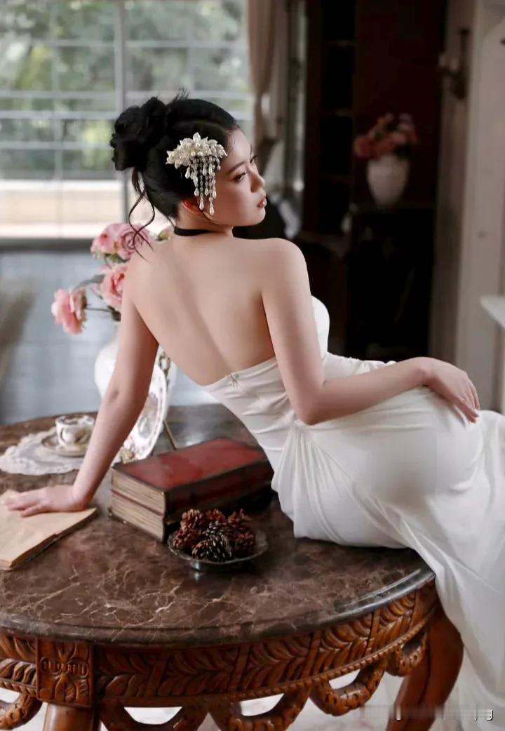 👺女人最大的不幸就在于，她们在结了婚以后，才想起来要"精明".而最该精明的