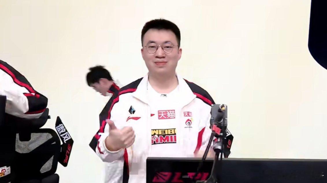 WBG零封iG，很不幸吧，iG被苏醒的猛虎选中了。WBG战胜IGwbg对战igW