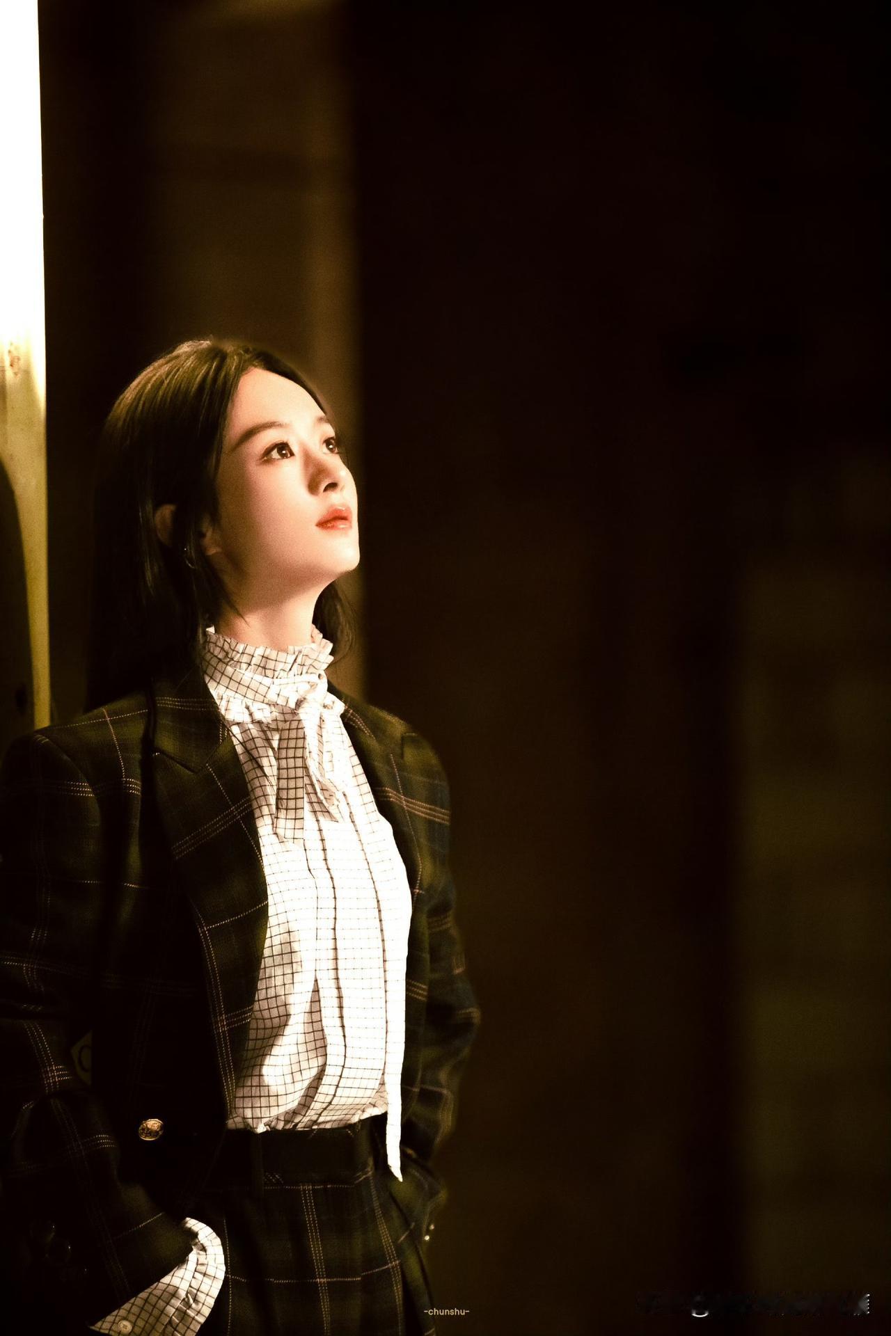 [烟花]以幸福之光，奋斗前行✨励志女神，实力派演员赵丽颖[比心]心怀暖意奔赴前