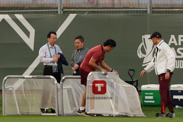 马德兴: 杨旭现身吉达出席AFC竞赛会, 中国足球外交重建中