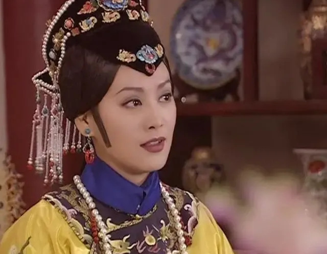 1635年，皇太极要迎娶海兰珠。可五宫已满，海兰珠该如何安排？皇太极心思一动，将