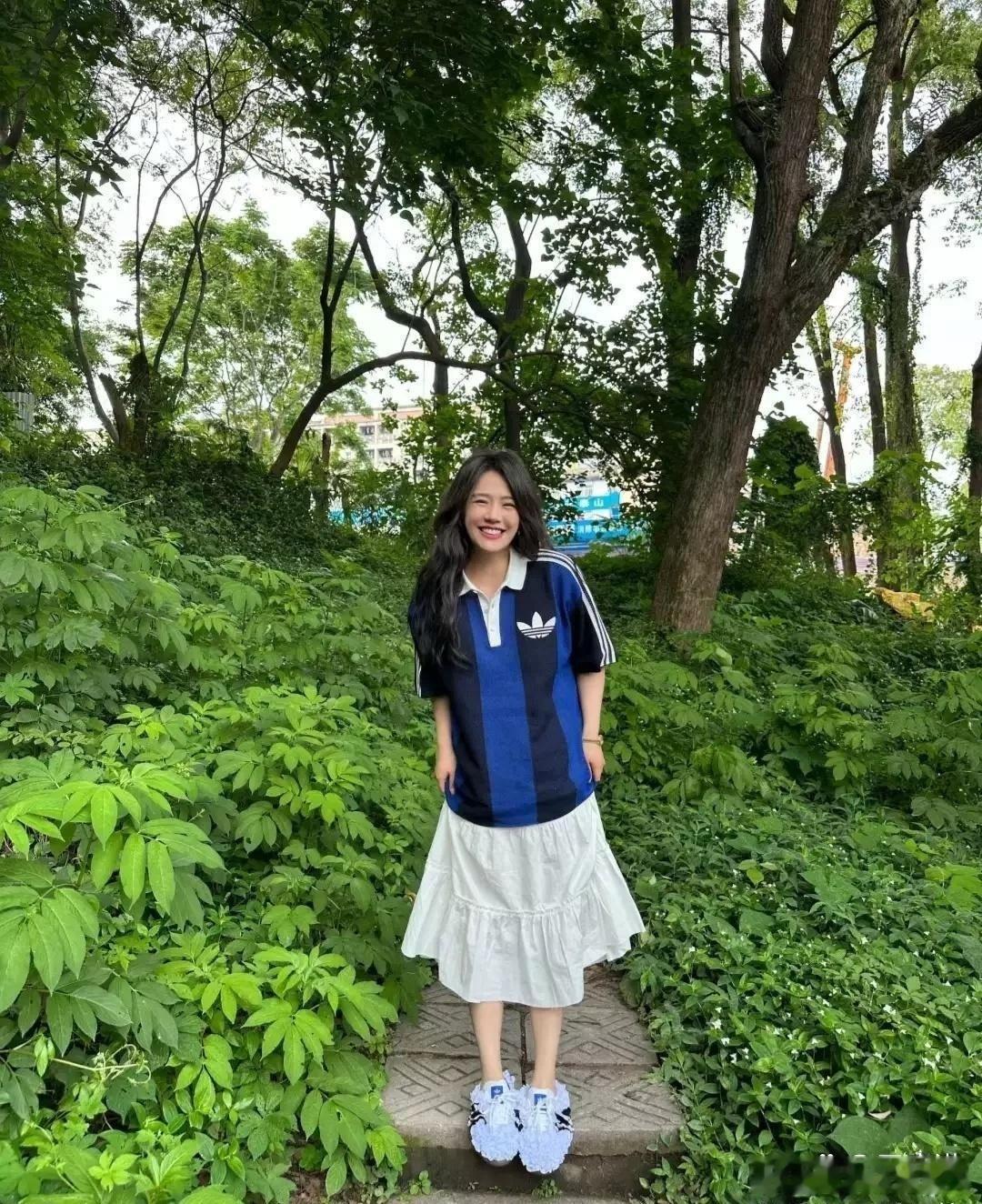 我的‎天，这真是马思纯‏﻿吗‎⁠？为什‎‏么她自‏己的照片和路人拍的差距这么‎⁠
