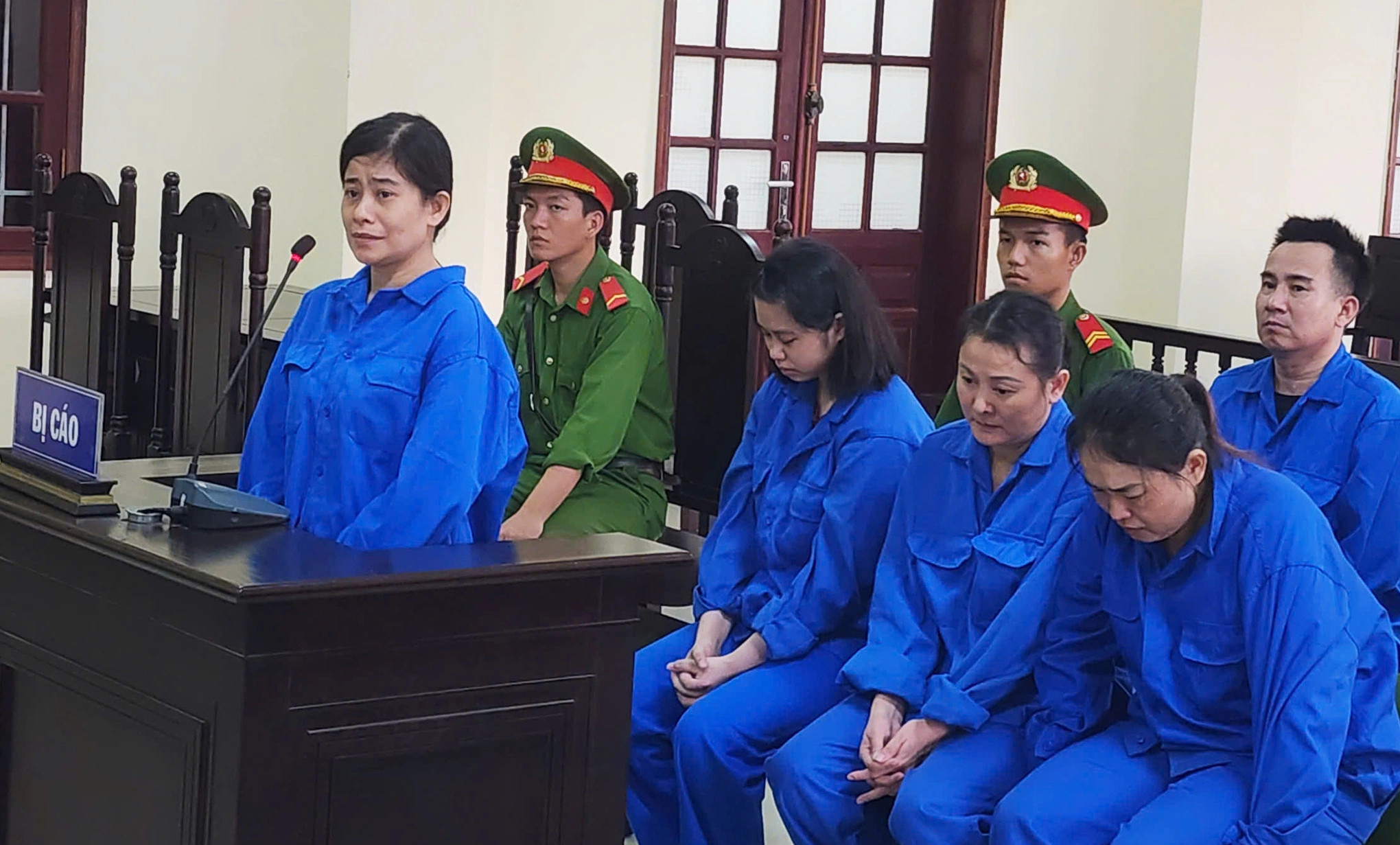 5名越南人合谋诈骗中国男子彩礼被判刑诈骗7.3万人民币彩礼，分别被判7至9年半据