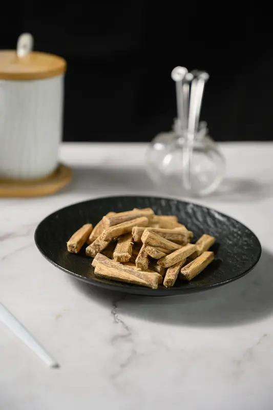 你觉得《玉茗茶骨》剧情如何《玉茗茶骨》这剧争议还挺大。从正面看，它把千年茶文化