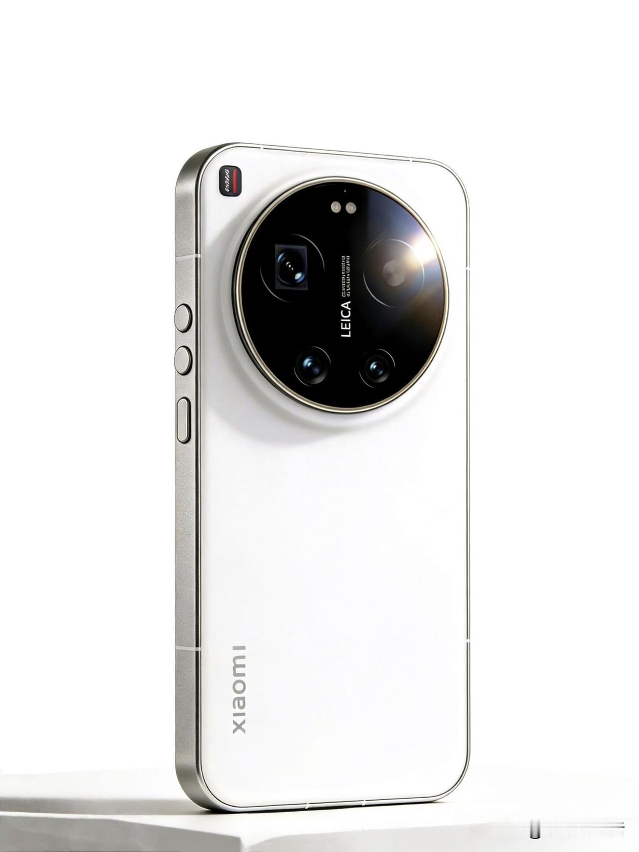 曝小米17Ultra的全新一英寸大底将是最强主摄！近日，有数码博主爆料了小