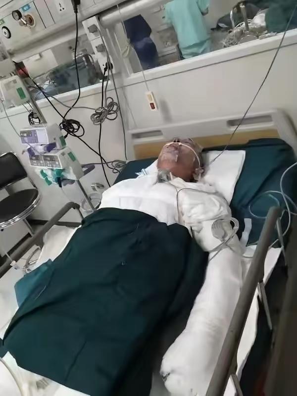 广西桂林的一位男子的父亲突然生病住院抢救了三天，最后还是离开了人世，在这期间未婚