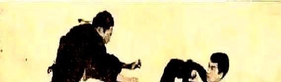 两次。就两次。那个叫“陈真”的梁小龙，在镜头外，被人干净利落地放倒了。不是