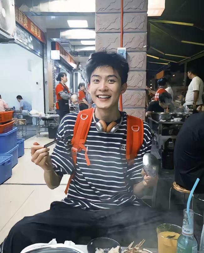 优质的男孩真的不在社会上流通！今天见了一个小伙子，985毕业的，阳光帅气。本