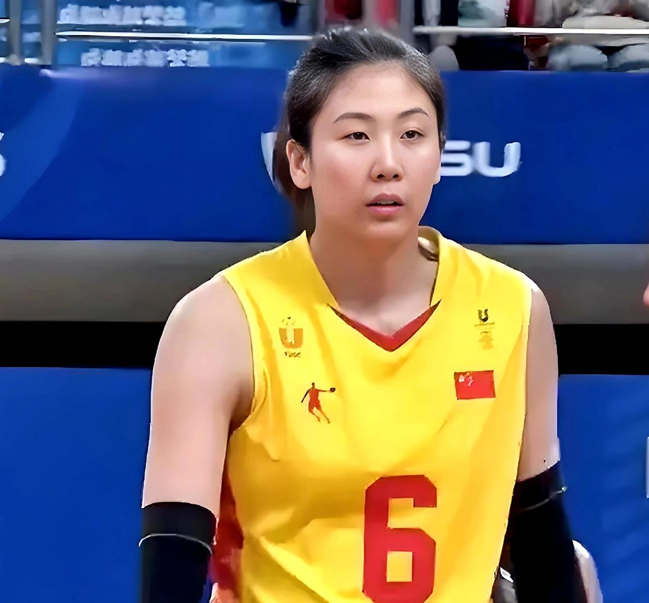 没想到高意和去年一样，又没入选中国女排第一批集训大名单，以高意在今年联赛中的出色