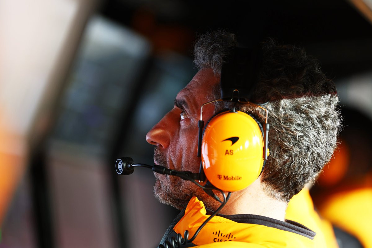 迈凯伦双车DSQ后，诺里斯连续46场正赛有成绩的记录就此终结他原本有机会挑战汉密