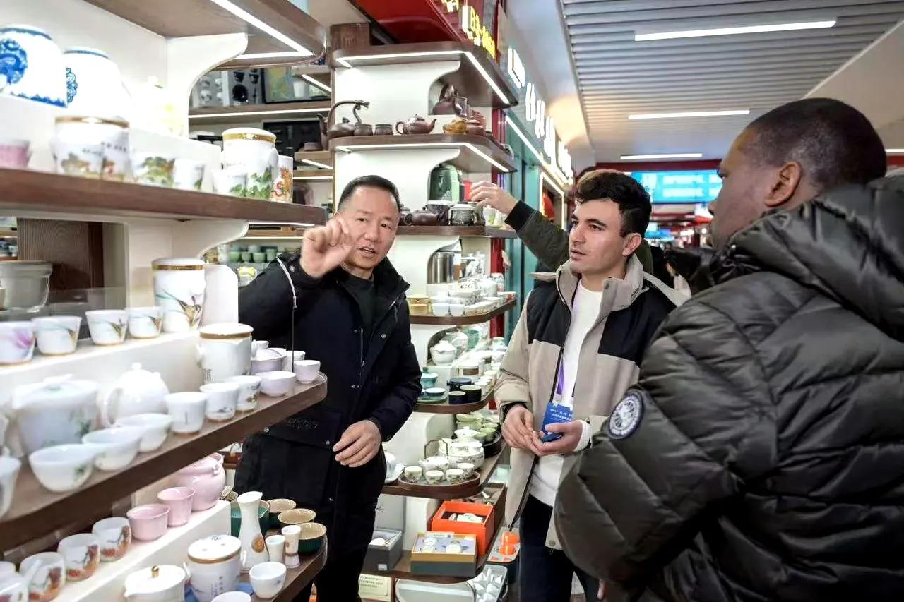 不用我多说，大家都知道义乌指数有多神！国际观察家都得服，这玩意儿比任何预测都准，