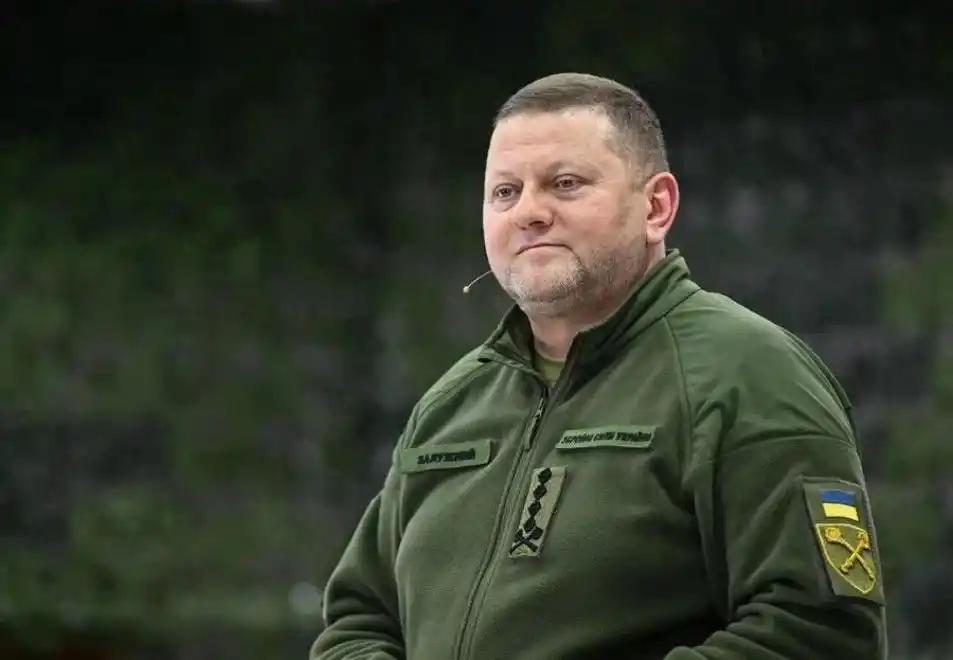 “割地也没用，我们要核武！”扎卢日内这句话，直接扯掉了基辅最后的遮羞布。他承认前