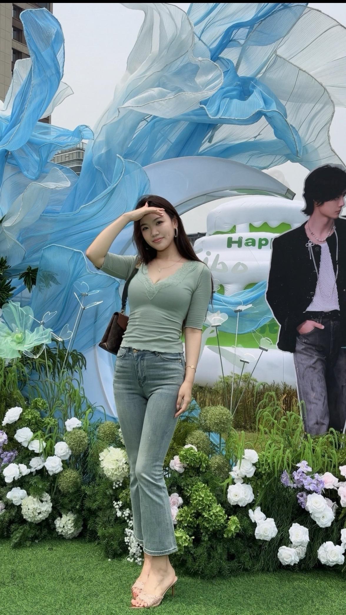 女生怎么搭配服装才能又酷又美