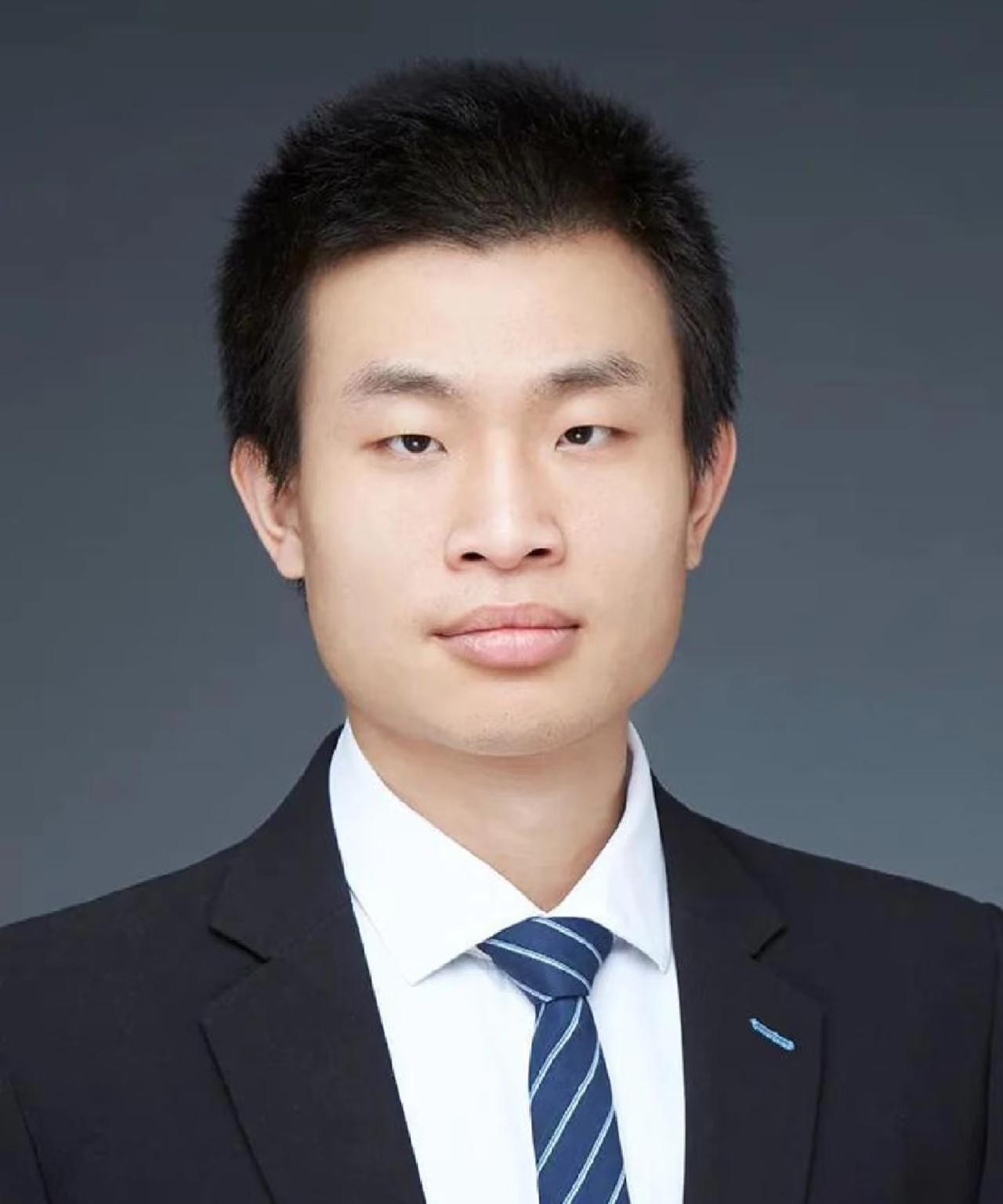 如果我是北大的负责人，我是坚决不支持韦东奕开通个人账号的。原因有三点，第一