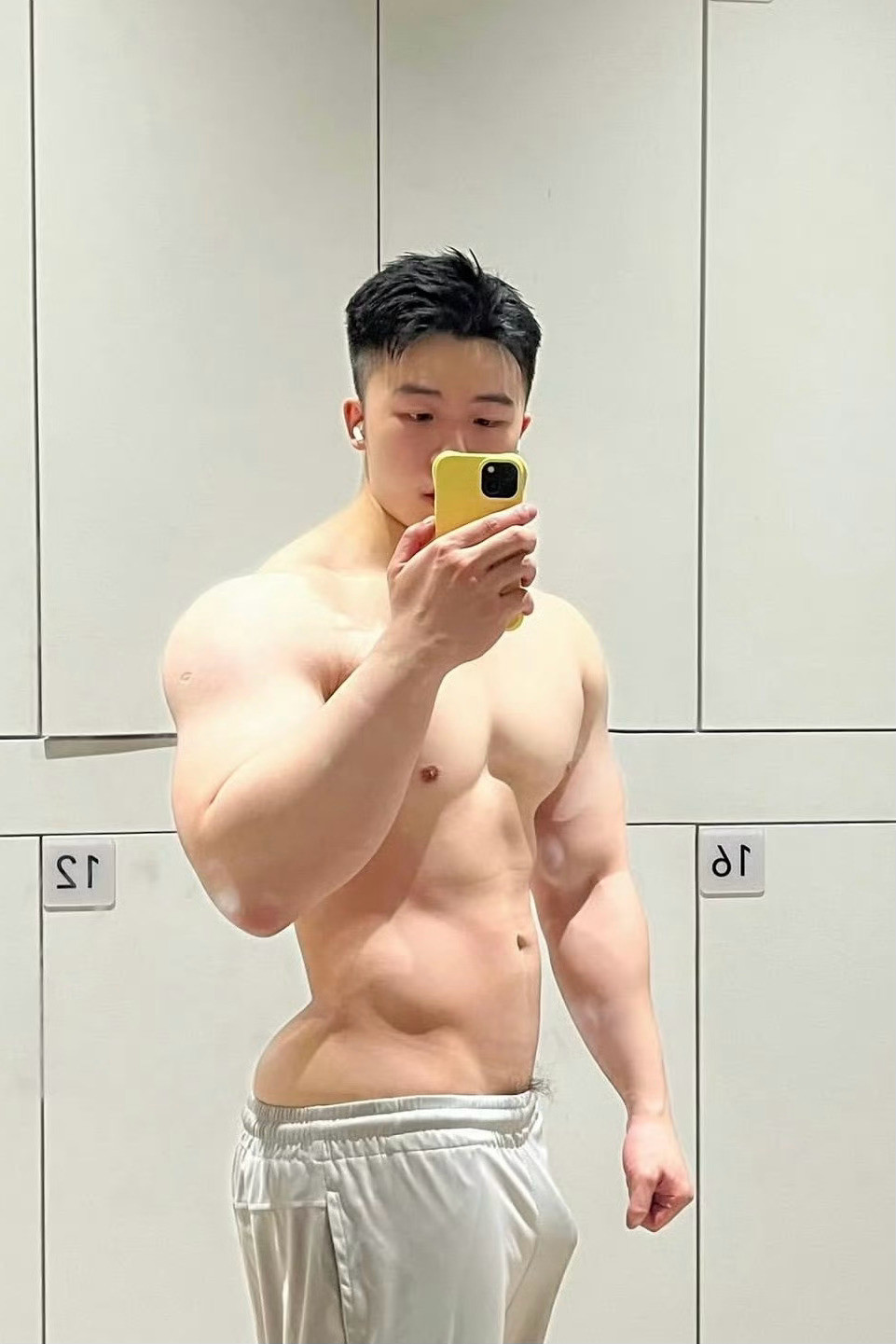肌肉男胸腹肌图片来自大数据推荐的​​​