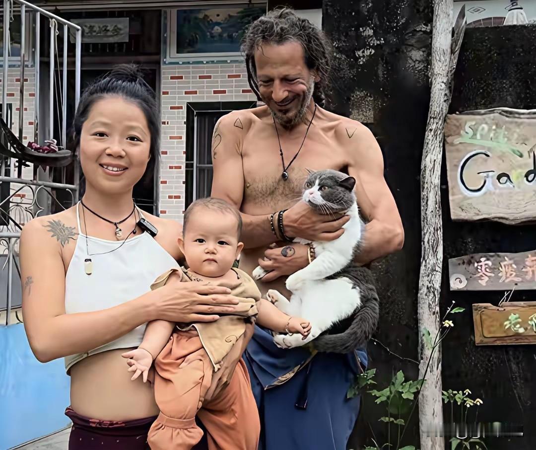 说实话，我第一反应是羡慕。不是酸。是打心眼里羡慕。福建女孩林娜，嫁了个希腊男