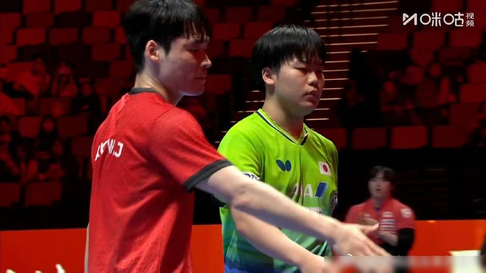 2026澳门世界杯男单1/8决赛刚打完。松岛辉空4比1拿下张禹珍，闯进8强。