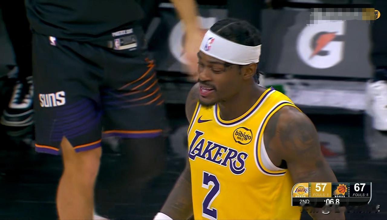 湖人悍将范德比尔特距离被交易走已经越来越近了！在今天进行的湖人和太阳的比赛中，目