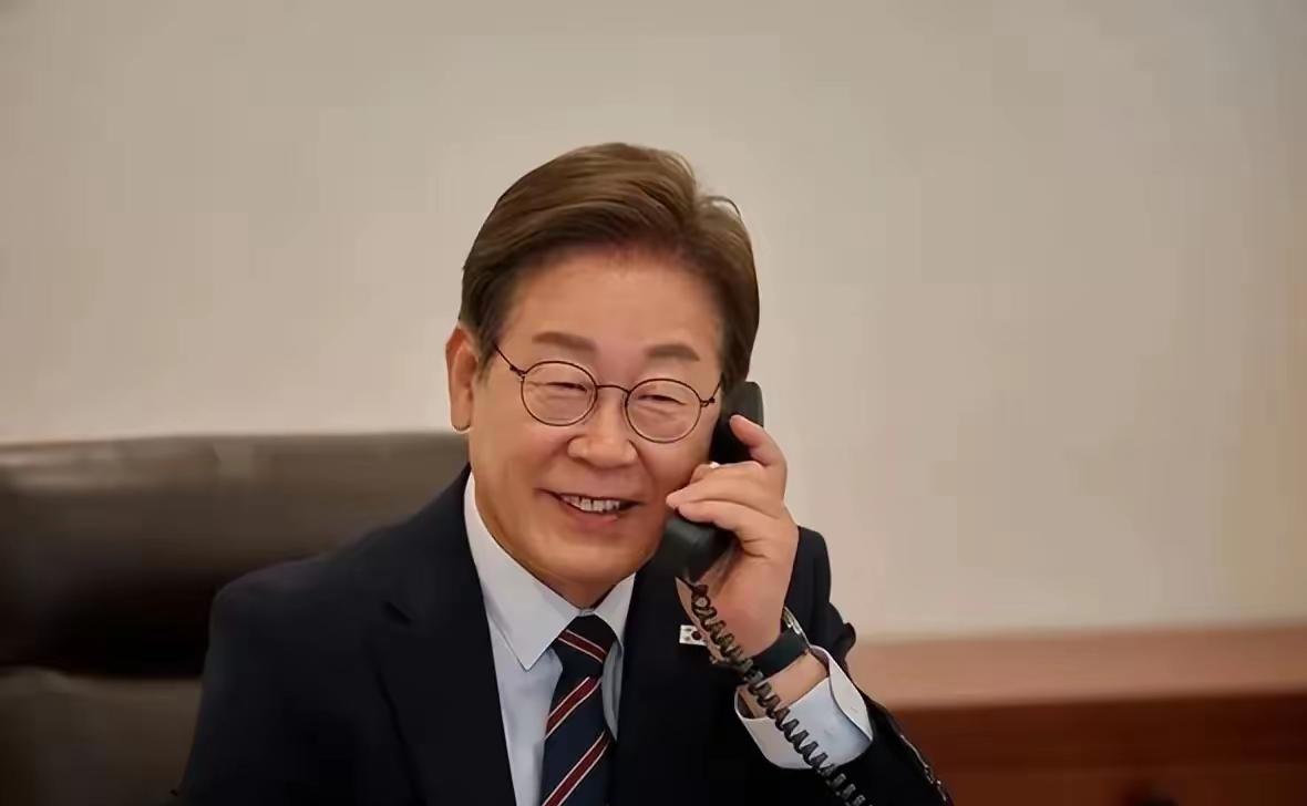 ​韩国总统李在明对尹锡悦所犯下的罪行非常不满，为此他上任总统之后，决定将迁回青瓦