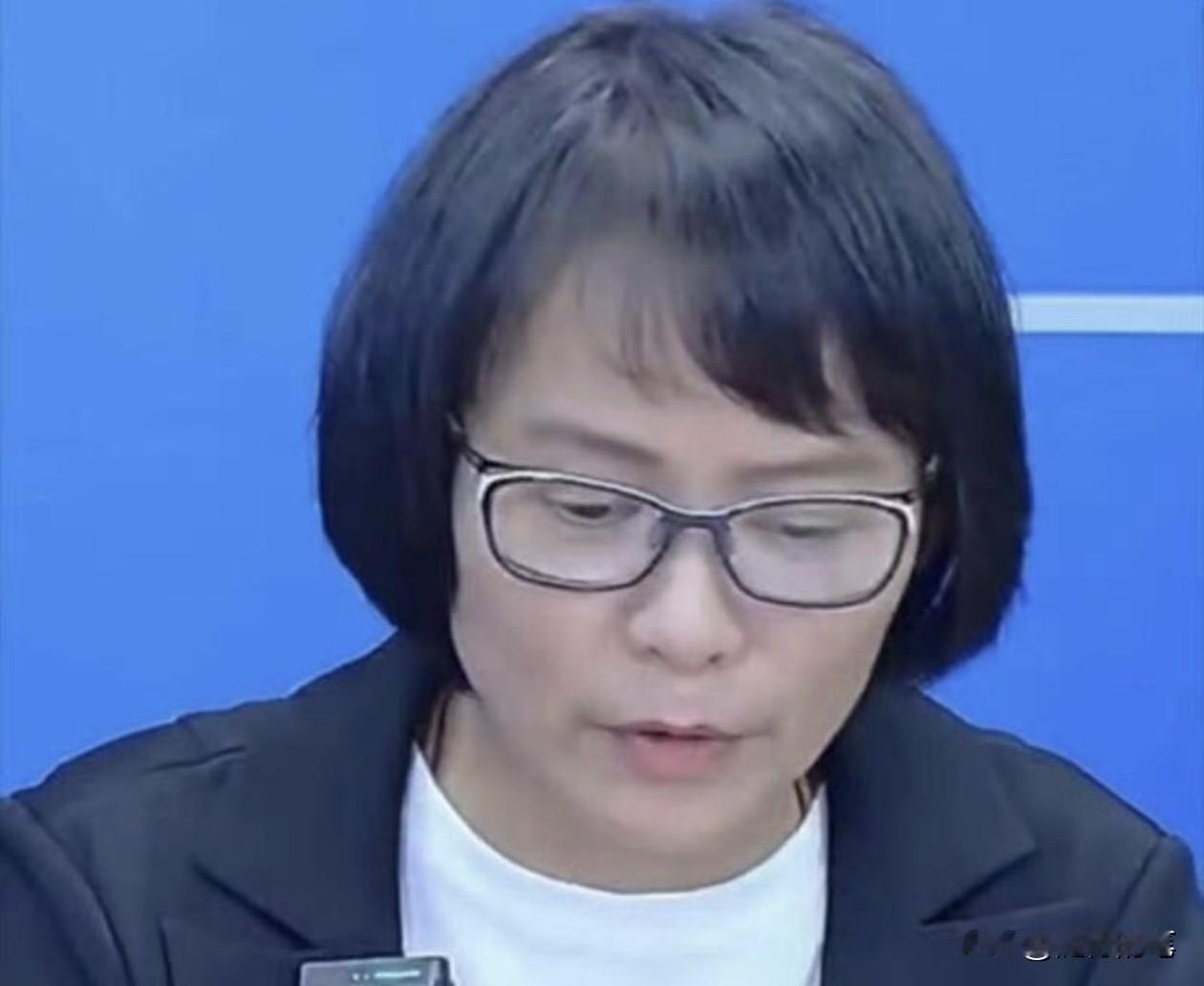 民进党当局闹笑话了，本来要打压欧桂芝老师，没想到最后让自己出糗。日前对于岛内