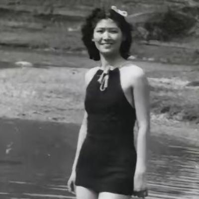 1914年，31岁的阎锡山，娶了14岁的小妾，洞房之夜，阎锡山对小妾说：“你只负