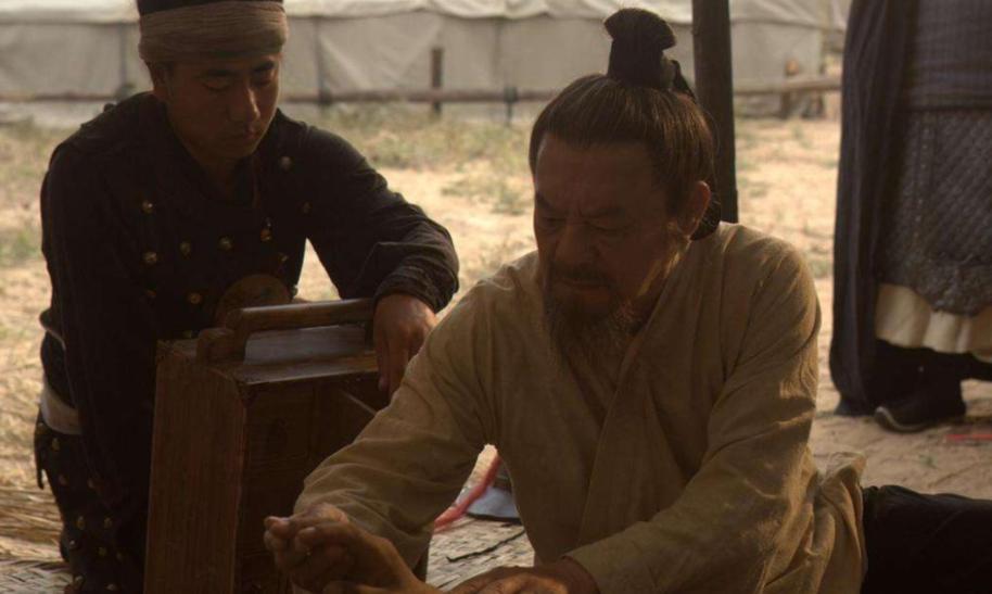 浅析古代军医的制度变迁古代战争，金戈铁马、战鼓雷鸣，人们回顾历史时，往往目光都