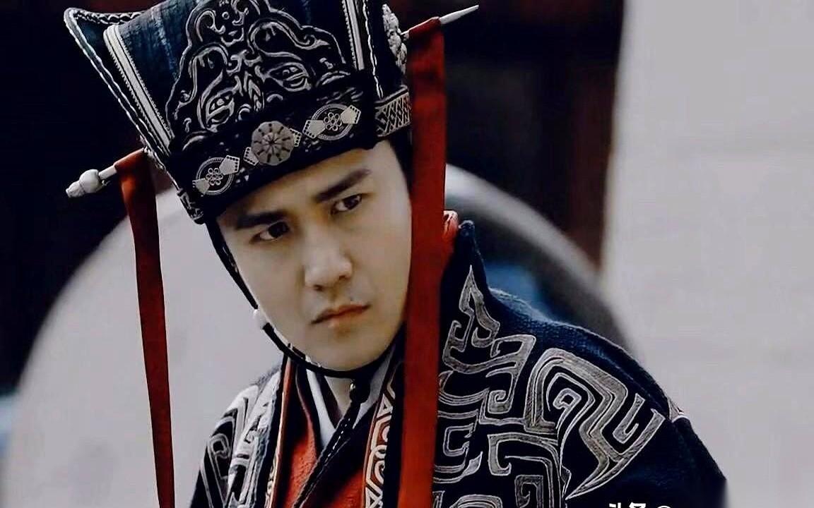 都说杨修死于话多，死于那句“鸡肋”。可那碗汤，从头到尾，都只是个幌子。真正要