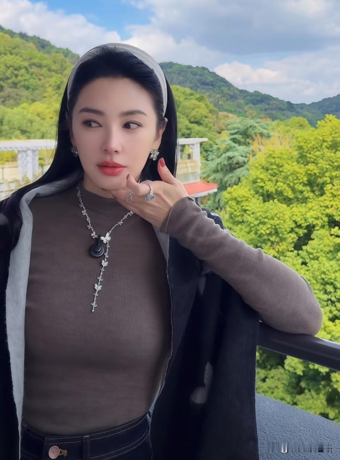 看了张雨绮的消费账单，我这个月薪几千的普通人，心里有点不是滋味。她说一克