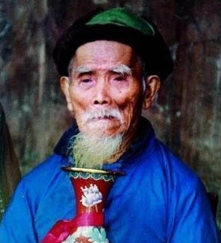 1995年，“中国长寿之王”龚来发去世，终身未娶活到133岁，可匪夷所思的是，他