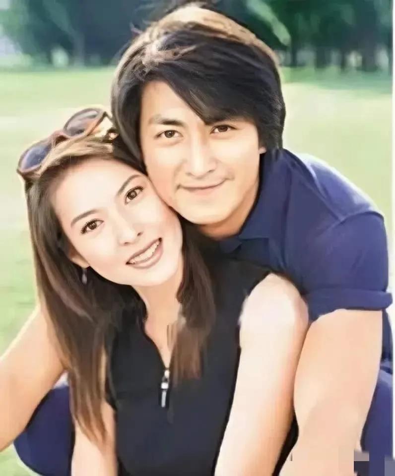 移民加拿大的香港女星李婉华后悔了，在直播中大吐口水，后悔移民加拿大，最担心的还是