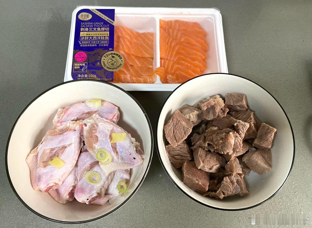 今天周五，家有住校生的，懂鸡翅先腌制去腥，牛腩先焯水去沫。才大上午的