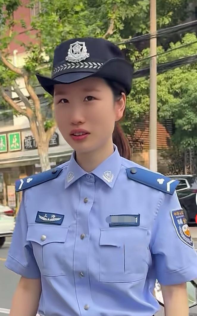 辅警是普通学历求职者眼中的“性价比天花板”！辅警合同期限通常‌3年以上‌，优