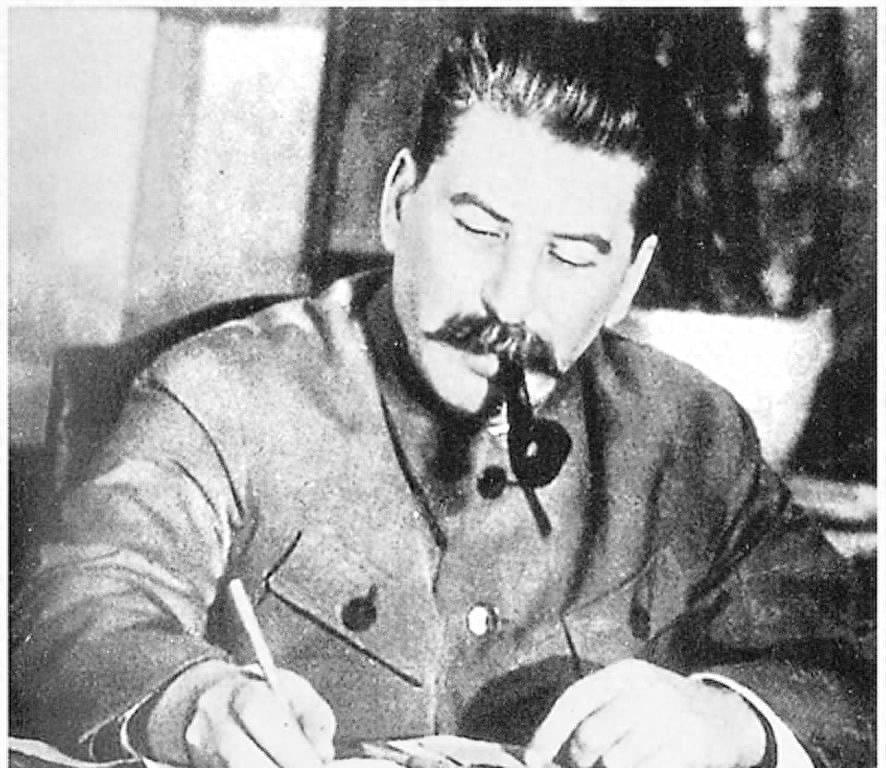 要说二战后谁最敢“下嘴”，苏联绝对榜上有名,打着“反法西斯”和“安全防线