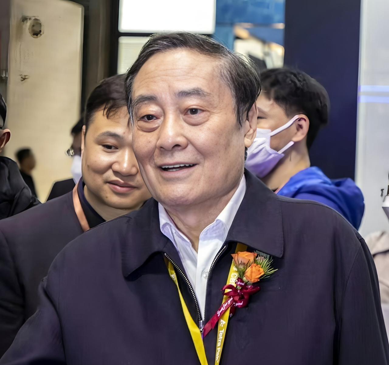 我把你当心腹，你却想当我的情妇，发家致富。宗庆后起初比较欣赏杜建英的才华，所