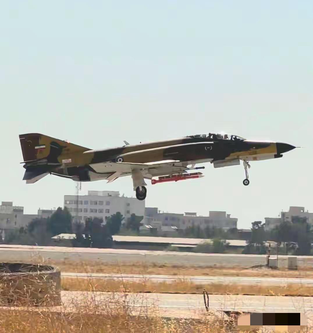 击落3架美制战机，美军飞行员跳伞逃生，伊朗空军迎来最高光时刻“伊朗空军迎来高光