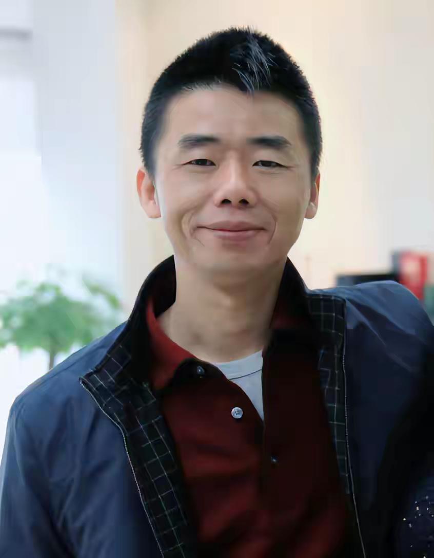 魅族的黄章现在在做什么呢，黄章如果能挖到雷军，或者余承东这样的人才当魅族负责人，