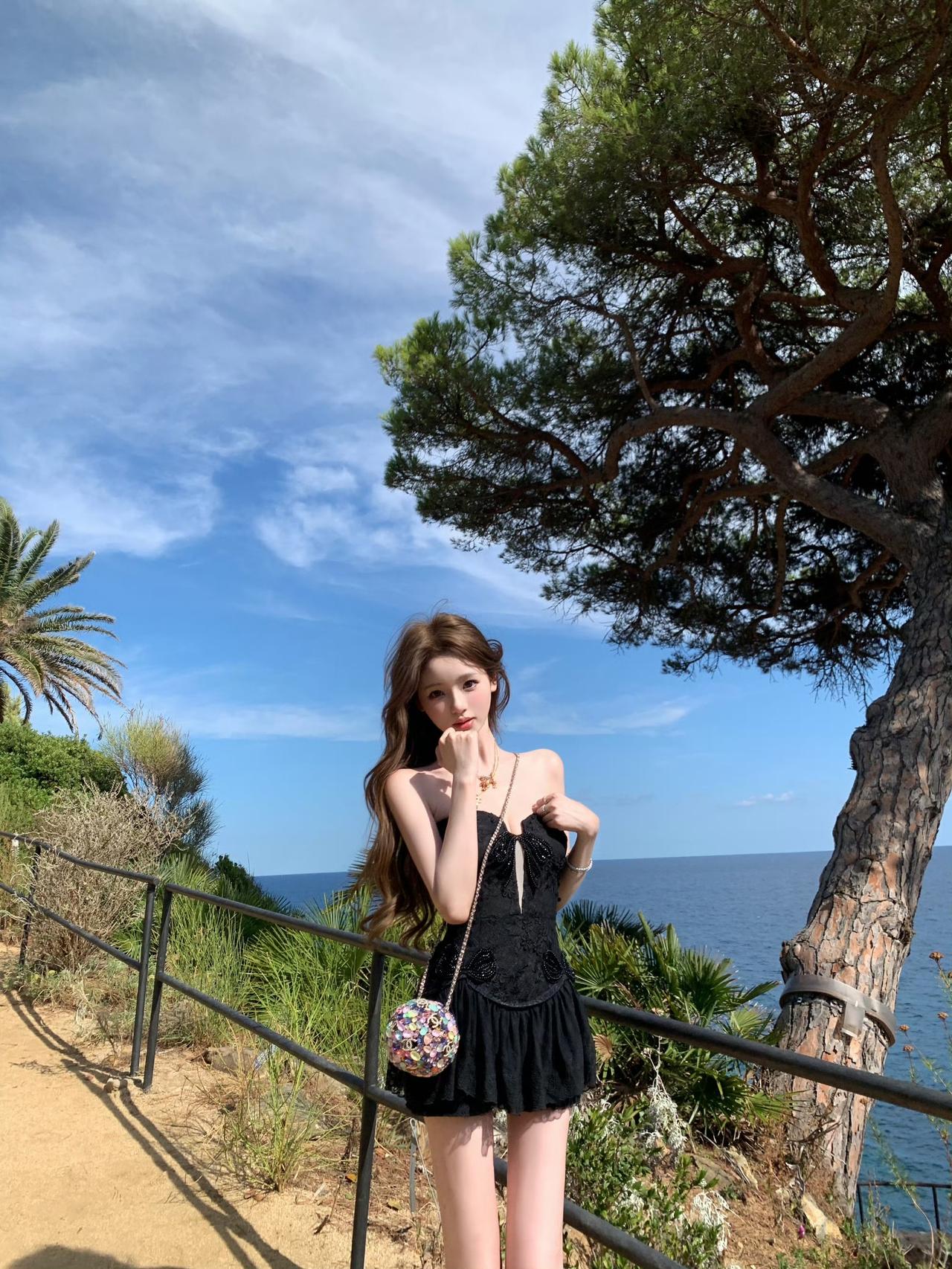 王思聪带着女友懒懒环球旅行，每到一处，懒懒的街拍都能吸引老外回头率200%。懒