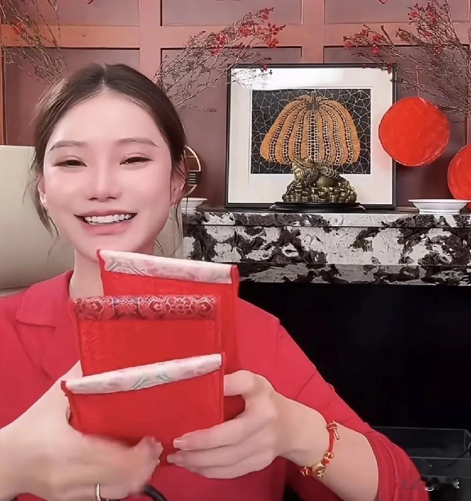 说到做到！大气！马筱梅昨晚直播给员工发大红包了，不仅有红包，还有奖金，奖金会发