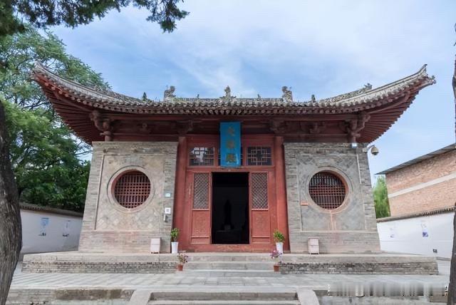 陕西第一木构｜长武昭仁寺大殿藏在咸阳长武的昭仁寺大殿，是陕西现存最早木构古建筑