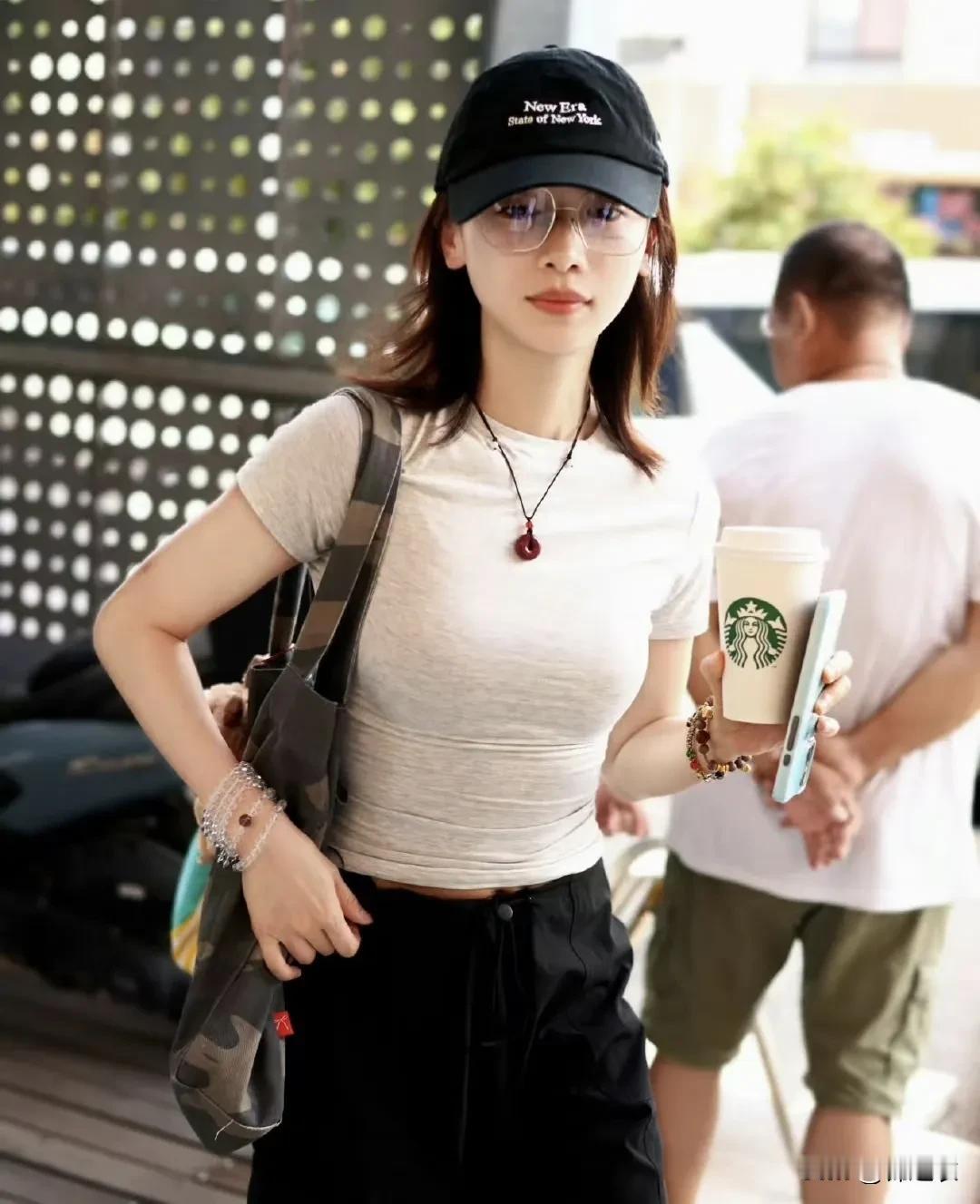 吴谨言最近现身的状态，简直就是杠杠的好，如果没人说，谁知道她已经是生过孩子的人了