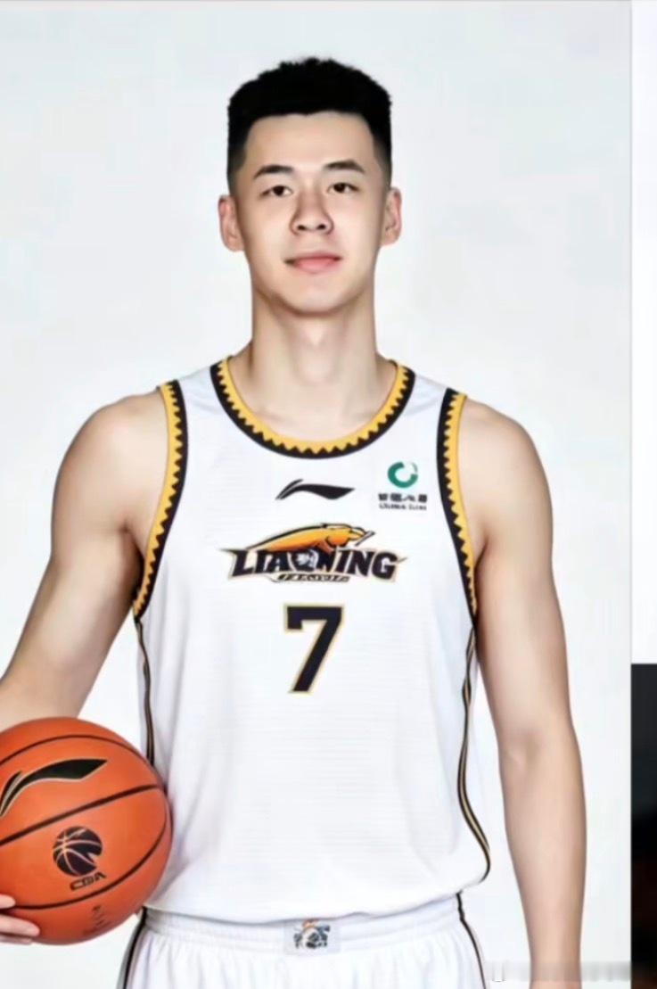 辽宁男篮和南京同曦正式达成一致！郭昊文加盟辽宁男篮换取部分现金，他将和辽宁队签下