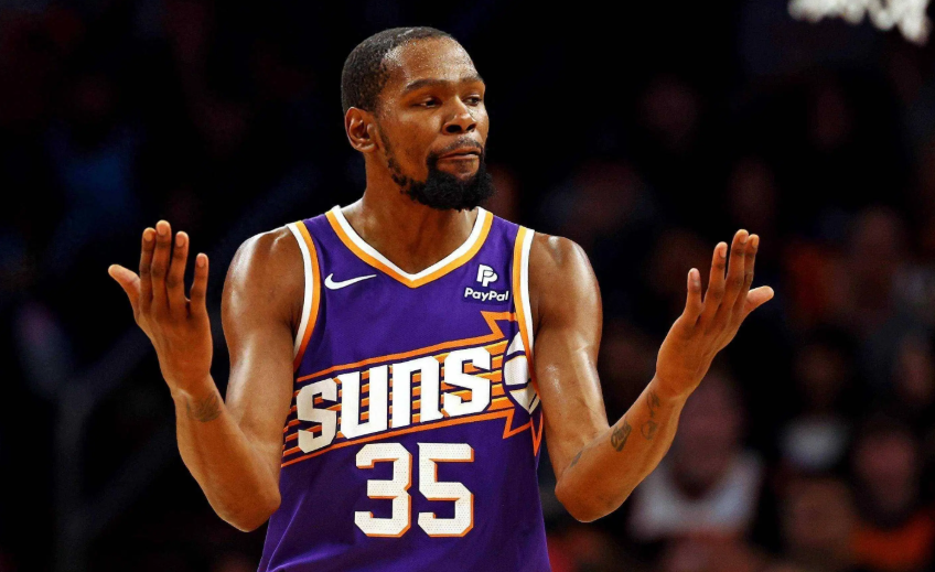 NBA被严重低估的三位超级巨星。第三位：斯蒂芬-库里作为划时代巨星，库里