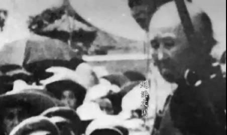 1950年7月，双枪老太婆，赵洪文国被“公审”的一张照片，拍摄于四川省什邡县东关