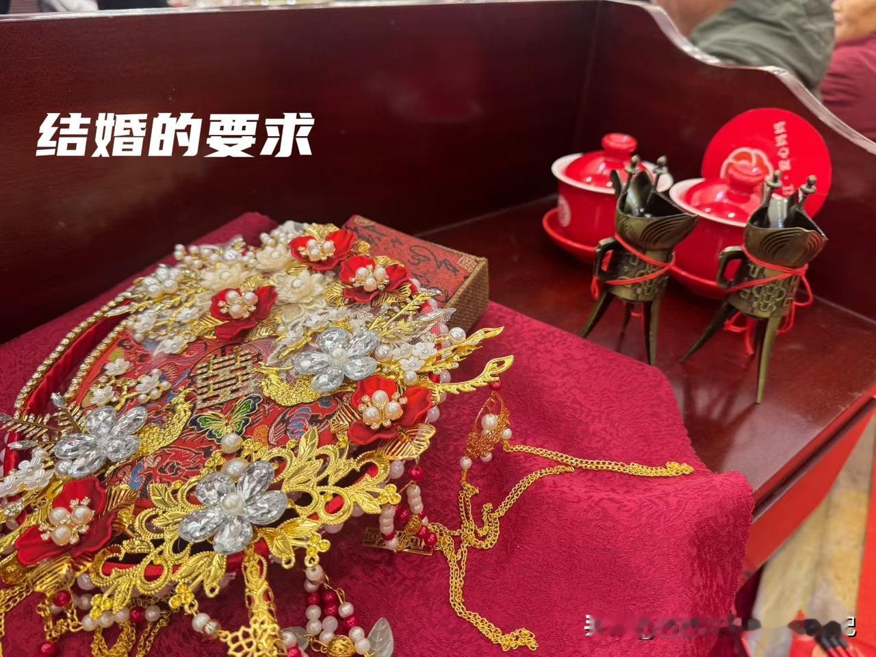 我认为非常重要！一个家庭里面，夫妻之间门当户对的婚姻太重要了！像我们同事