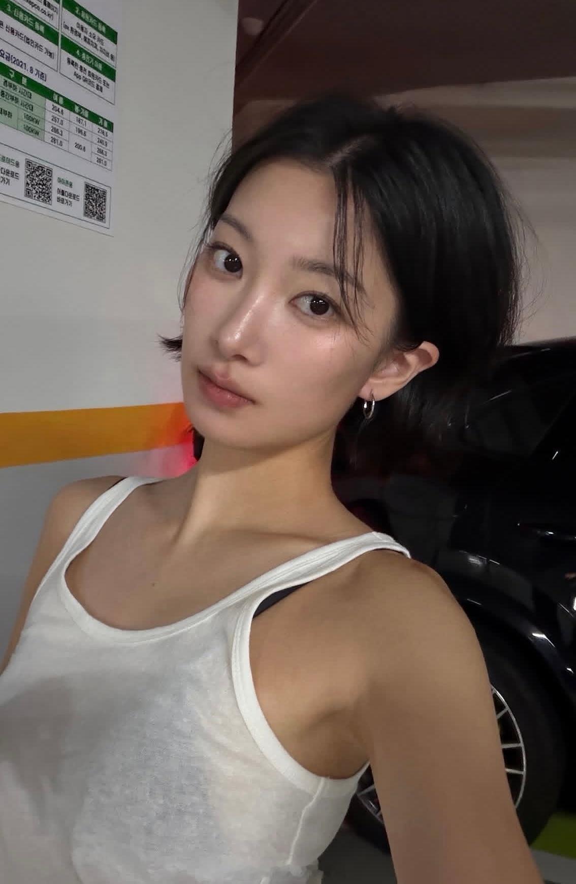 穿搭分享连续更新第2886天韩国时尚女生日常搭配韩系穿搭超能新星汇新星v计划开
